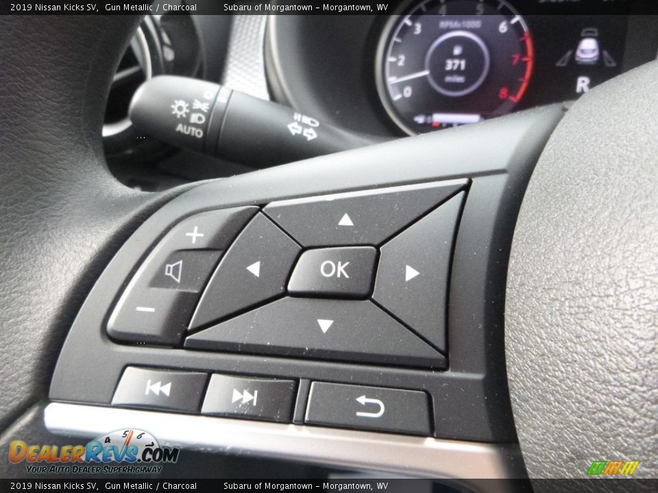 Controls of 2019 Nissan Kicks SV Photo #19