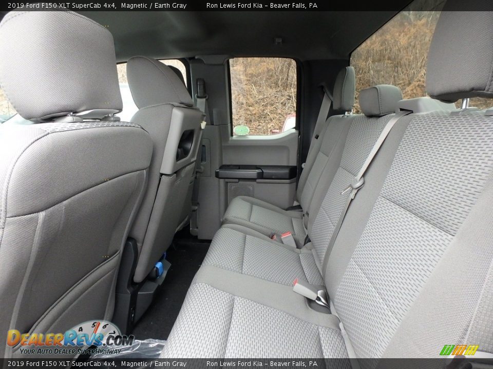 Rear Seat of 2019 Ford F150 XLT SuperCab 4x4 Photo #11