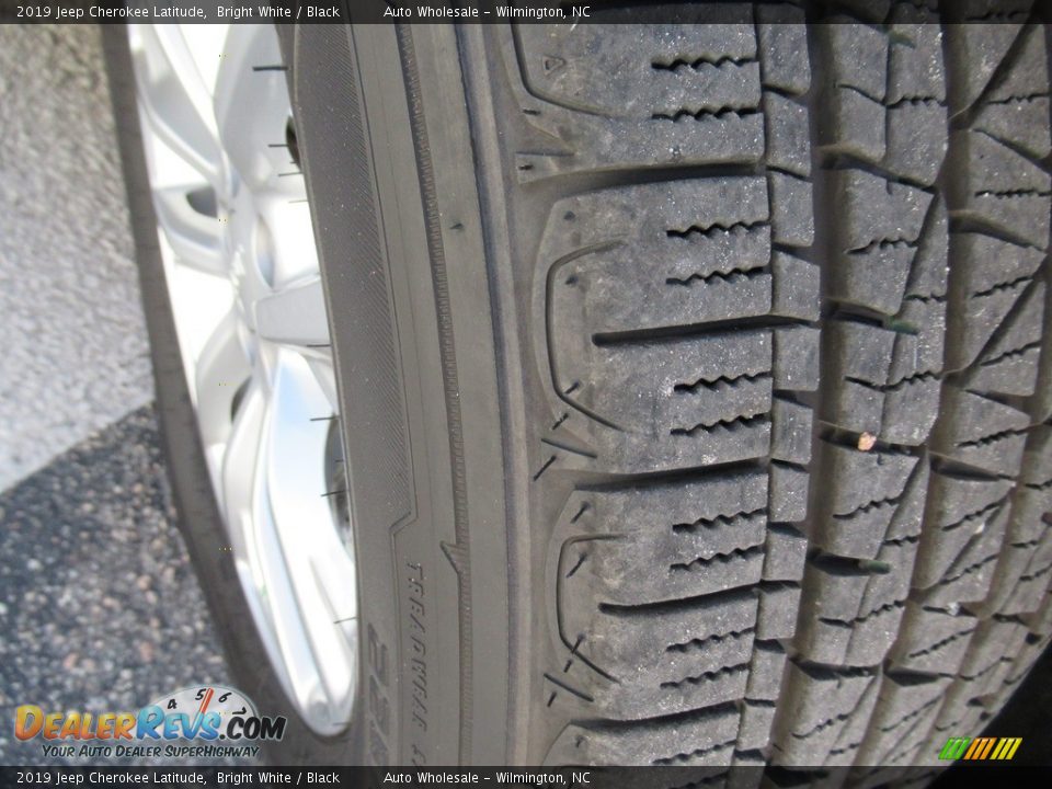 2019 Jeep Cherokee Latitude Bright White / Black Photo #8
