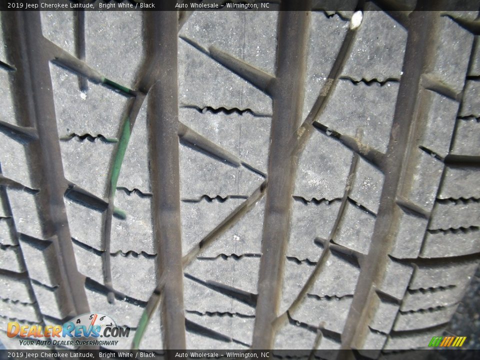 2019 Jeep Cherokee Latitude Bright White / Black Photo #9