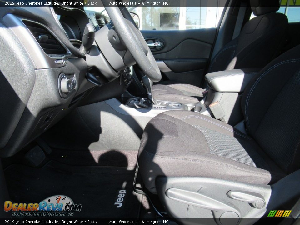2019 Jeep Cherokee Latitude Bright White / Black Photo #10