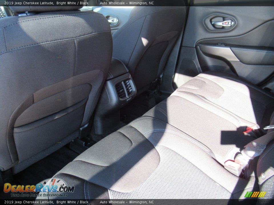 2019 Jeep Cherokee Latitude Bright White / Black Photo #11