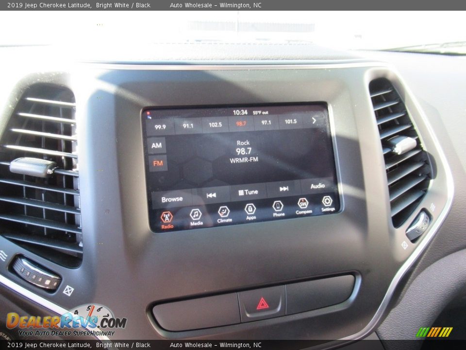 2019 Jeep Cherokee Latitude Bright White / Black Photo #16