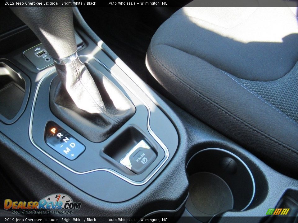 2019 Jeep Cherokee Latitude Bright White / Black Photo #19