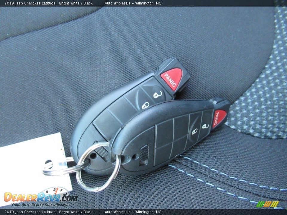 2019 Jeep Cherokee Latitude Bright White / Black Photo #20