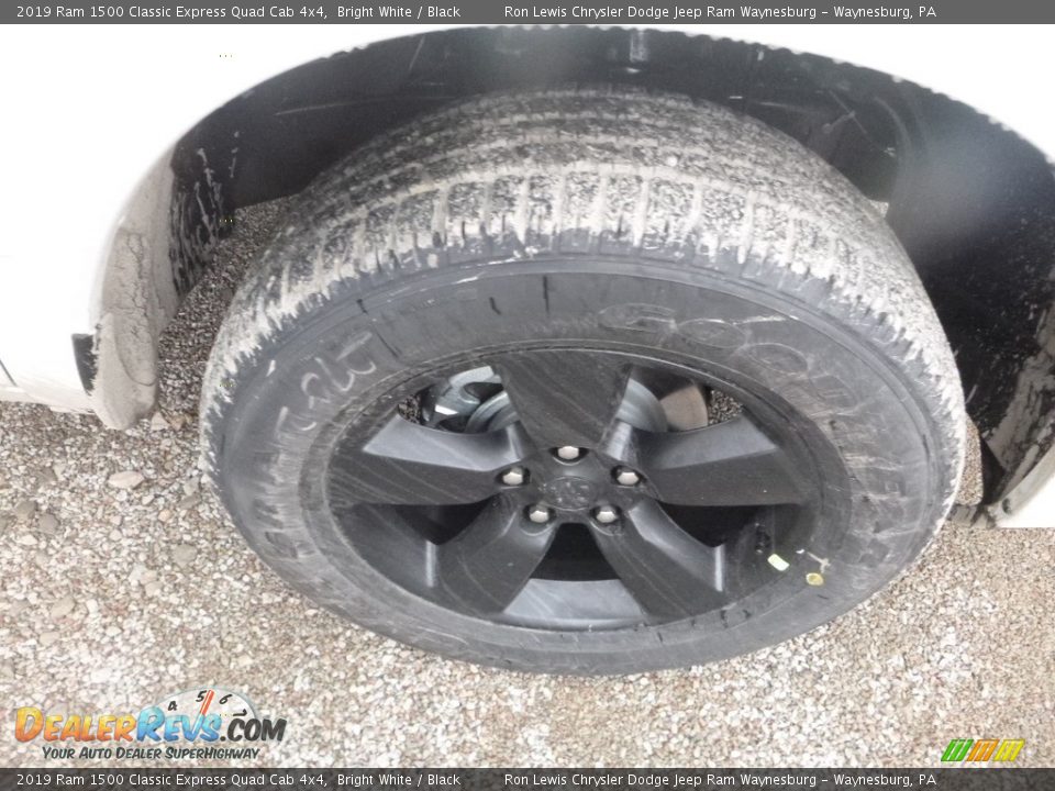 2019 Ram 1500 Classic Express Quad Cab 4x4 Bright White / Black Photo #8
