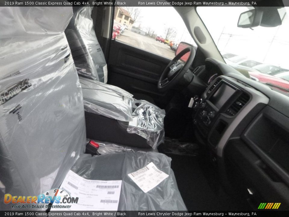2019 Ram 1500 Classic Express Quad Cab 4x4 Bright White / Black Photo #9