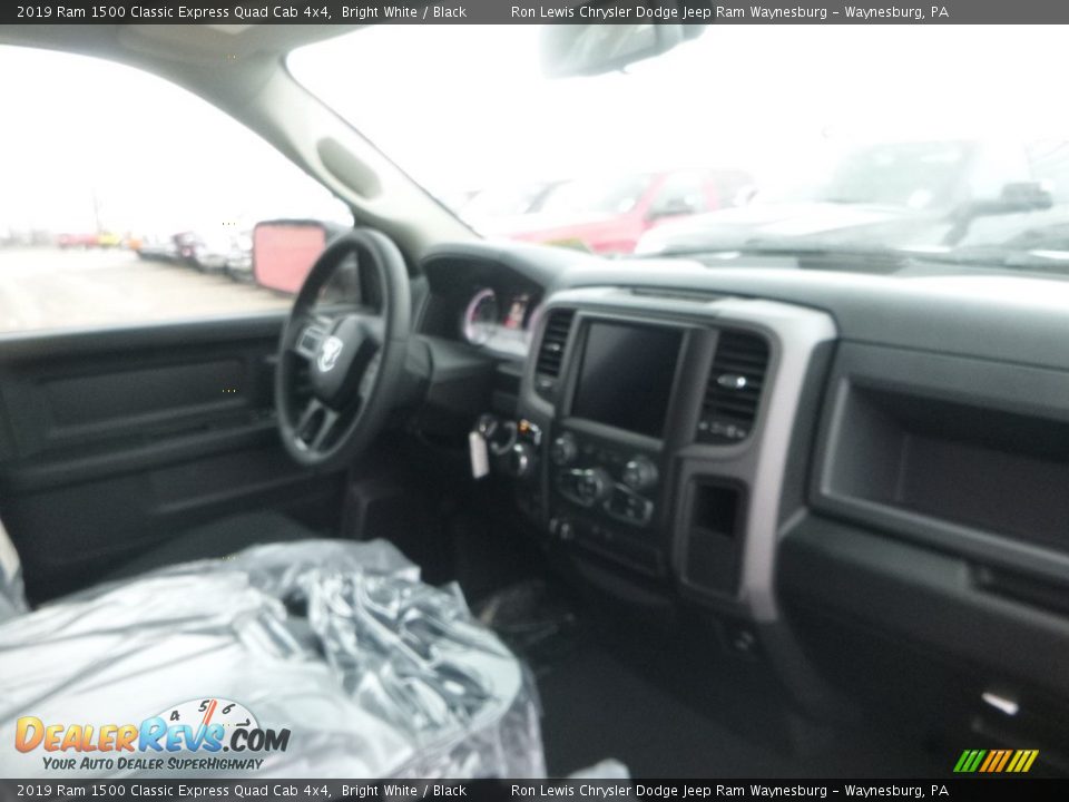 2019 Ram 1500 Classic Express Quad Cab 4x4 Bright White / Black Photo #10