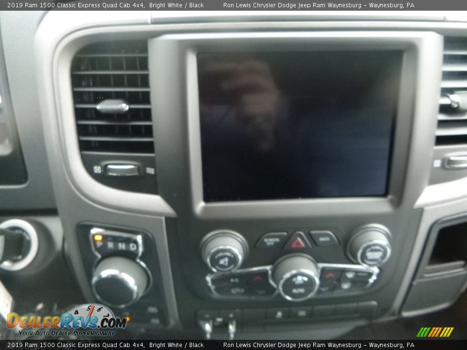 2019 Ram 1500 Classic Express Quad Cab 4x4 Bright White / Black Photo #17