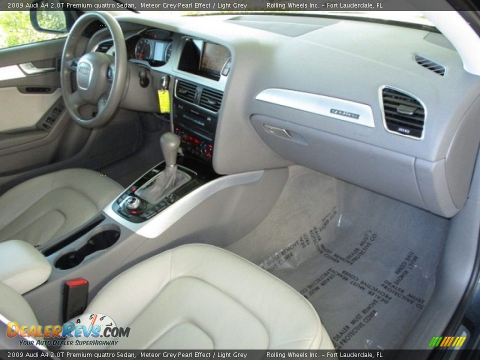 2009 Audi A4 2.0T Premium quattro Sedan Meteor Grey Pearl Effect / Light Grey Photo #23