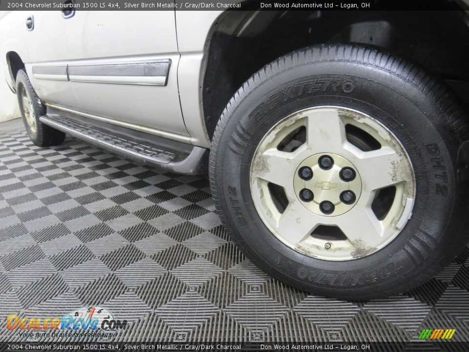 2004 Chevrolet Suburban 1500 LS 4x4 Silver Birch Metallic / Gray/Dark Charcoal Photo #3