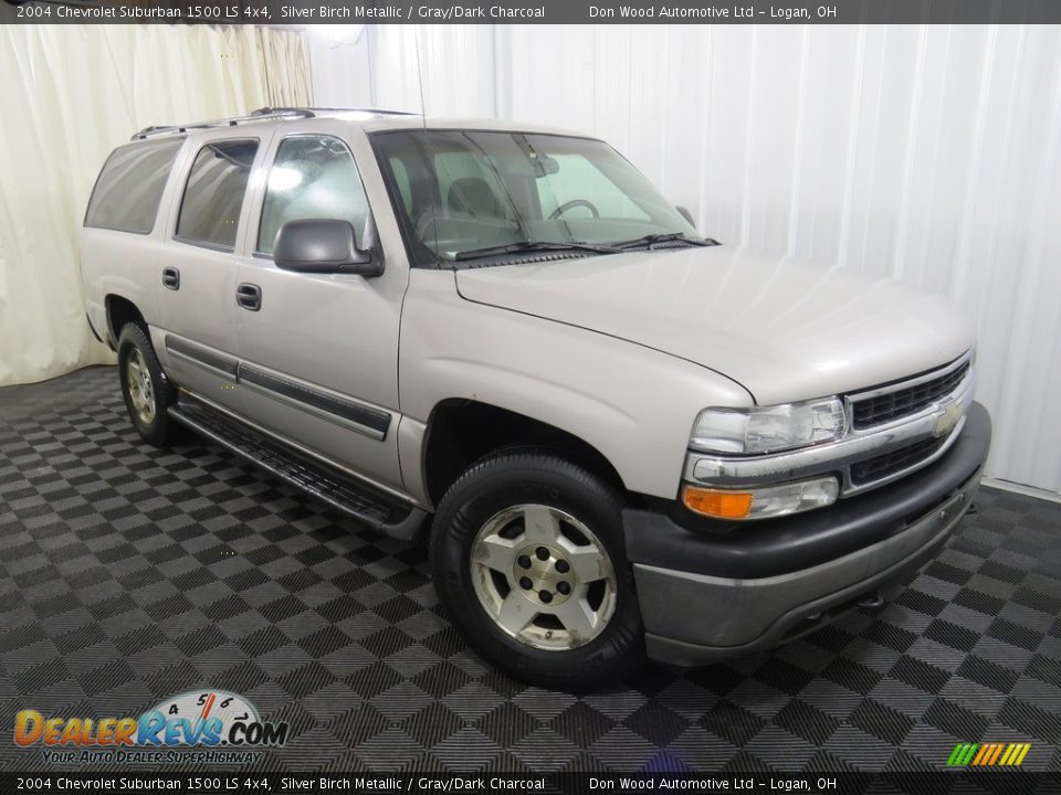 2004 Chevrolet Suburban 1500 LS 4x4 Silver Birch Metallic / Gray/Dark Charcoal Photo #4