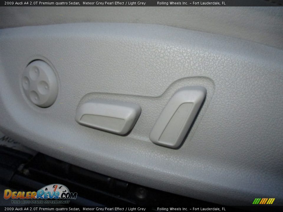 2009 Audi A4 2.0T Premium quattro Sedan Meteor Grey Pearl Effect / Light Grey Photo #36