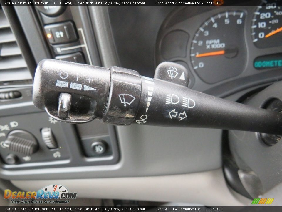 2004 Chevrolet Suburban 1500 LS 4x4 Silver Birch Metallic / Gray/Dark Charcoal Photo #21