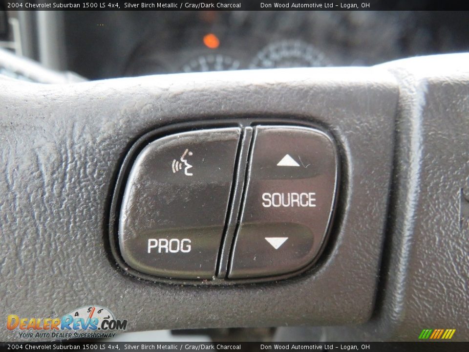 2004 Chevrolet Suburban 1500 LS 4x4 Silver Birch Metallic / Gray/Dark Charcoal Photo #22