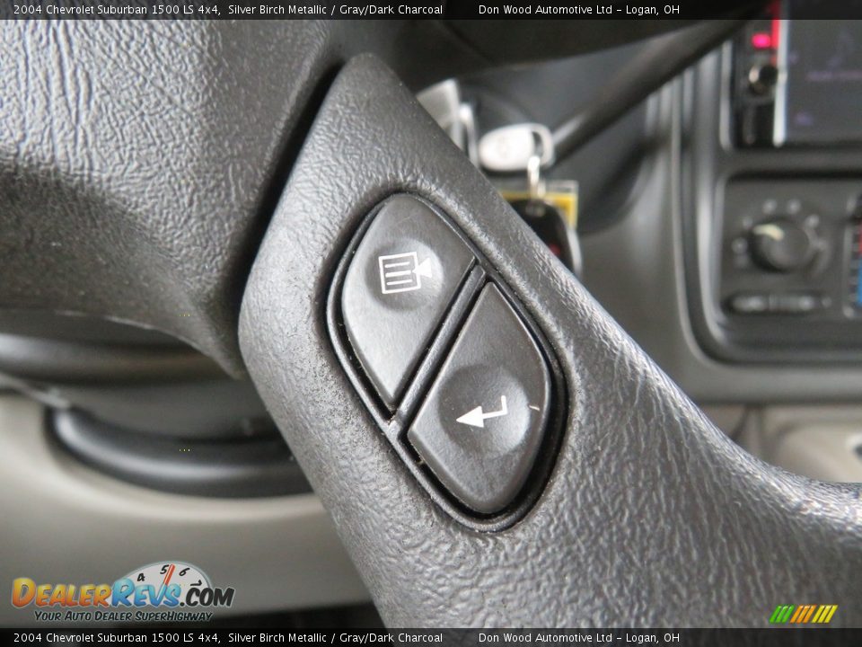 2004 Chevrolet Suburban 1500 LS 4x4 Silver Birch Metallic / Gray/Dark Charcoal Photo #24