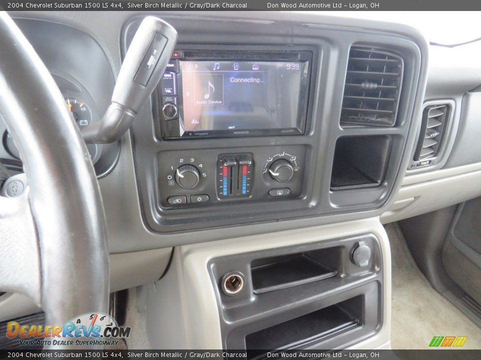 2004 Chevrolet Suburban 1500 LS 4x4 Silver Birch Metallic / Gray/Dark Charcoal Photo #26