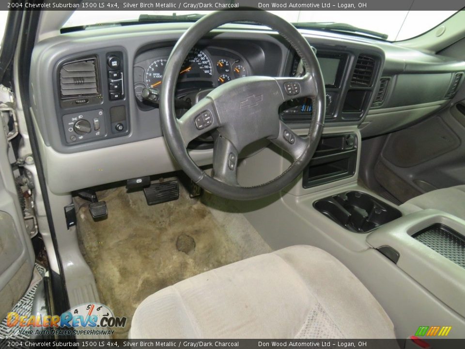 2004 Chevrolet Suburban 1500 LS 4x4 Silver Birch Metallic / Gray/Dark Charcoal Photo #29