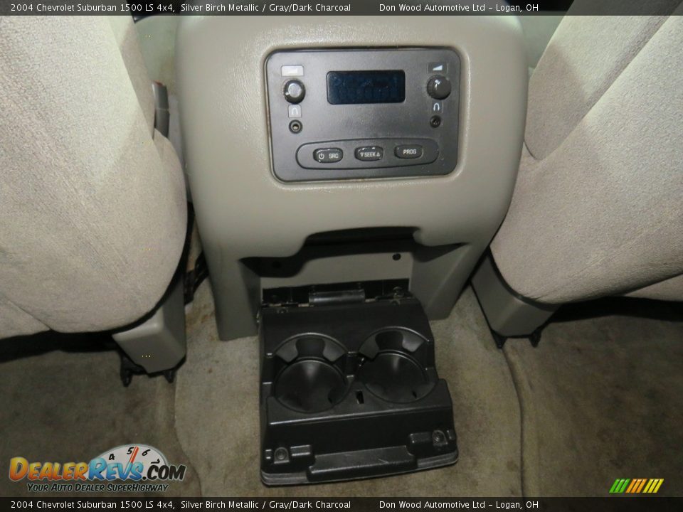 2004 Chevrolet Suburban 1500 LS 4x4 Silver Birch Metallic / Gray/Dark Charcoal Photo #34