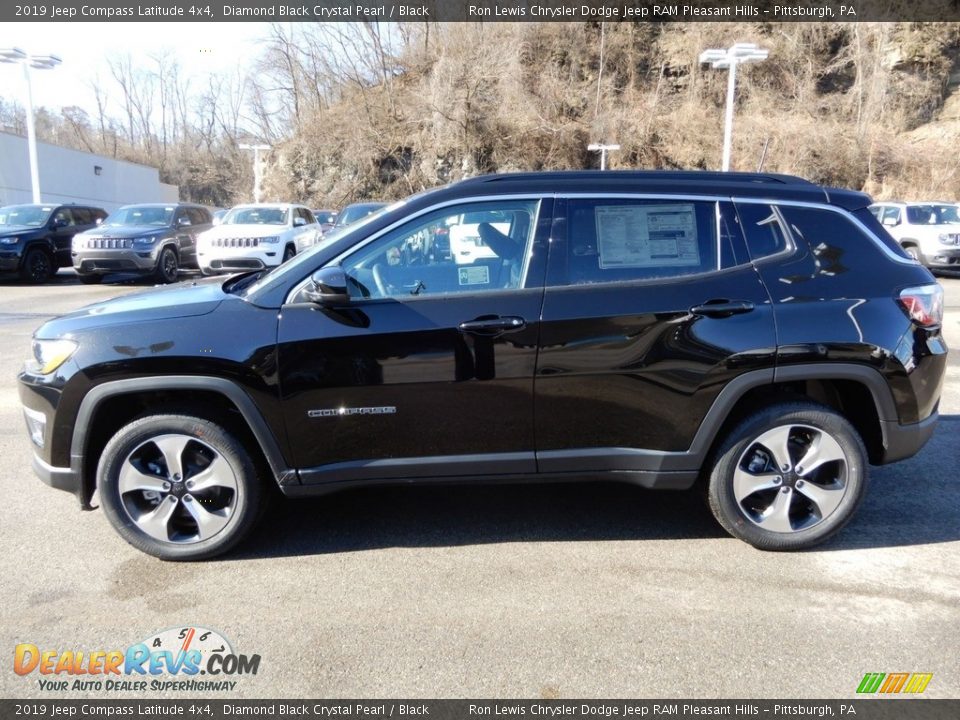 2019 Jeep Compass Latitude 4x4 Diamond Black Crystal Pearl / Black Photo #2