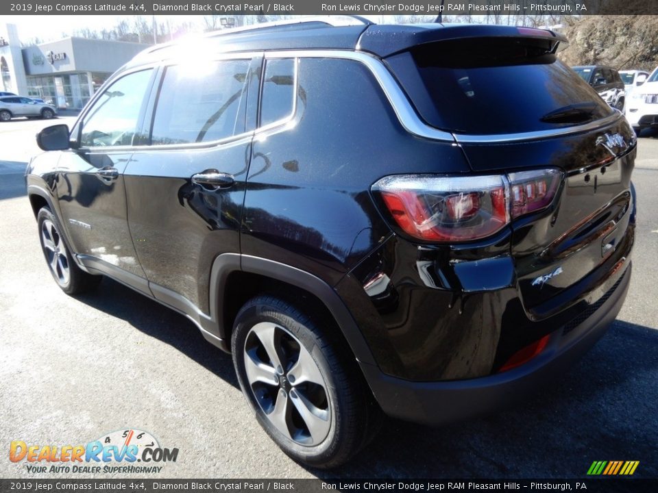 2019 Jeep Compass Latitude 4x4 Diamond Black Crystal Pearl / Black Photo #3