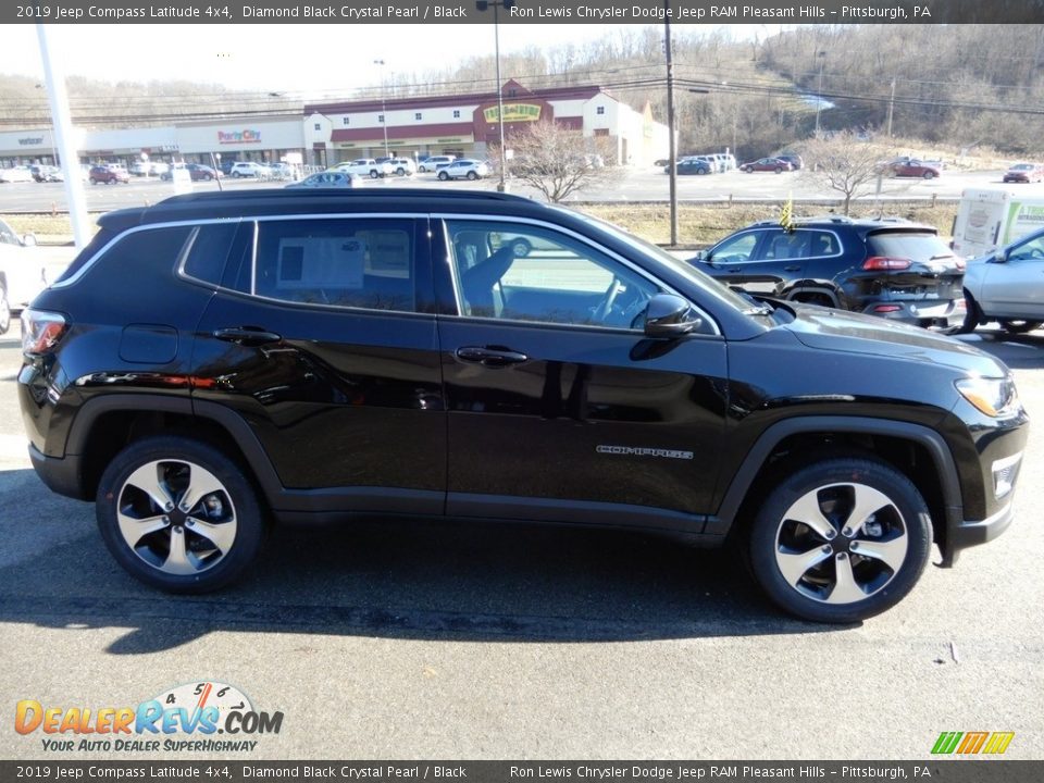 2019 Jeep Compass Latitude 4x4 Diamond Black Crystal Pearl / Black Photo #7