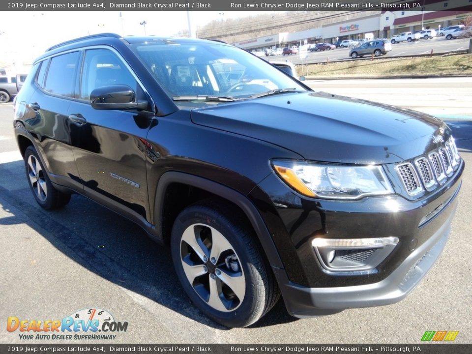 2019 Jeep Compass Latitude 4x4 Diamond Black Crystal Pearl / Black Photo #8