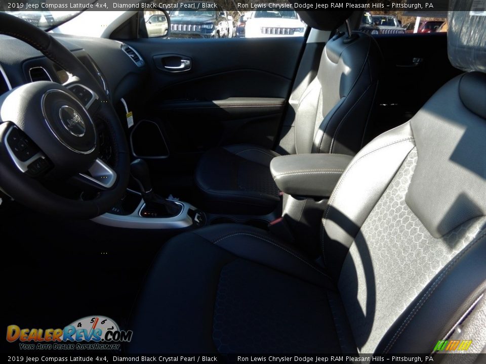 2019 Jeep Compass Latitude 4x4 Diamond Black Crystal Pearl / Black Photo #11