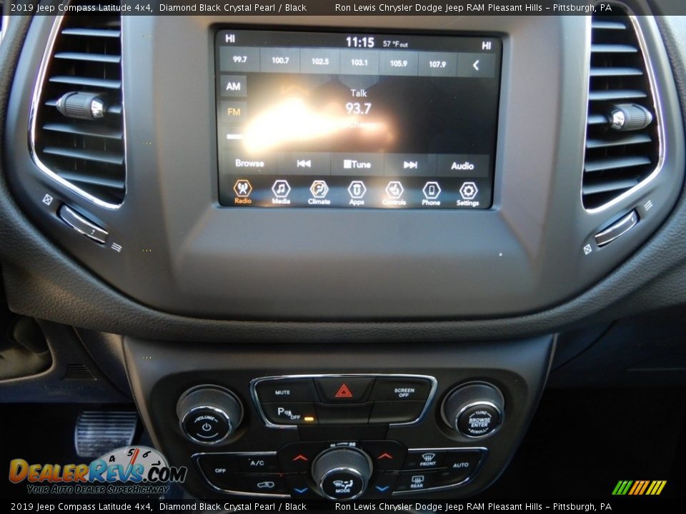 2019 Jeep Compass Latitude 4x4 Diamond Black Crystal Pearl / Black Photo #20