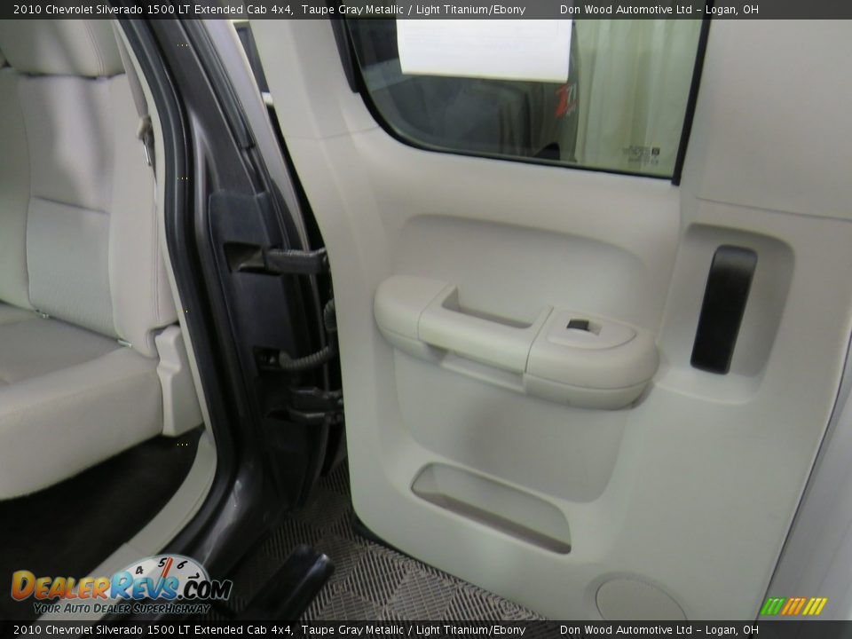 2010 Chevrolet Silverado 1500 LT Extended Cab 4x4 Taupe Gray Metallic / Light Titanium/Ebony Photo #18