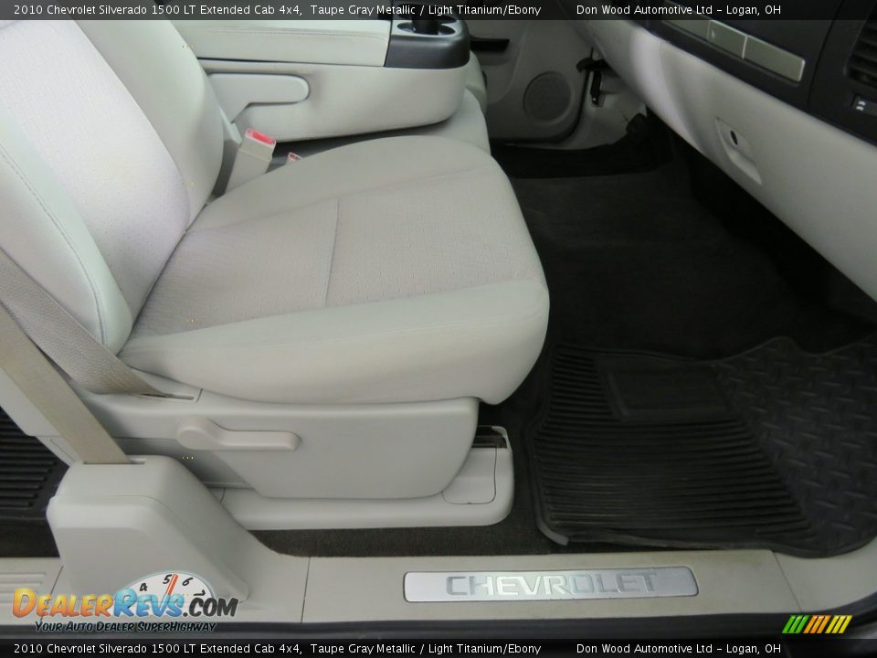 2010 Chevrolet Silverado 1500 LT Extended Cab 4x4 Taupe Gray Metallic / Light Titanium/Ebony Photo #26