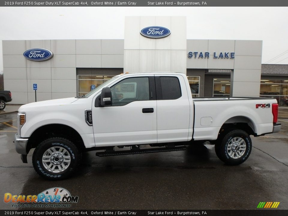2019 Ford F250 Super Duty XLT SuperCab 4x4 Oxford White / Earth Gray Photo #1