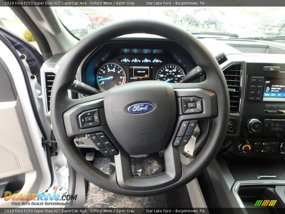 2019 Ford F250 Super Duty XLT SuperCab 4x4 Oxford White / Earth Gray Photo #16