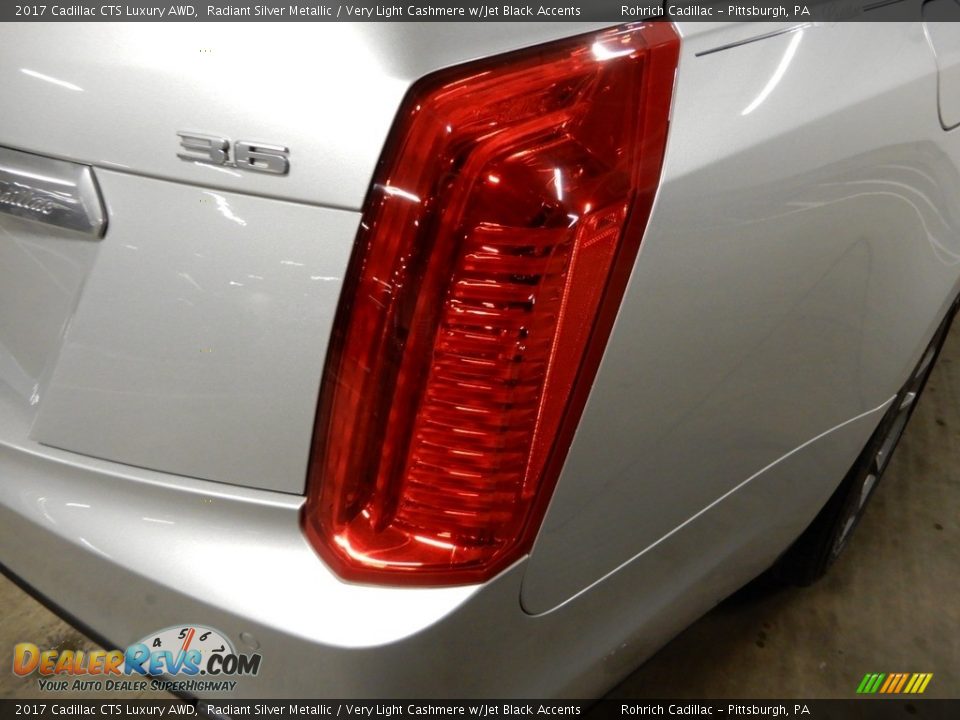 2017 Cadillac CTS Luxury AWD Radiant Silver Metallic / Very Light Cashmere w/Jet Black Accents Photo #11
