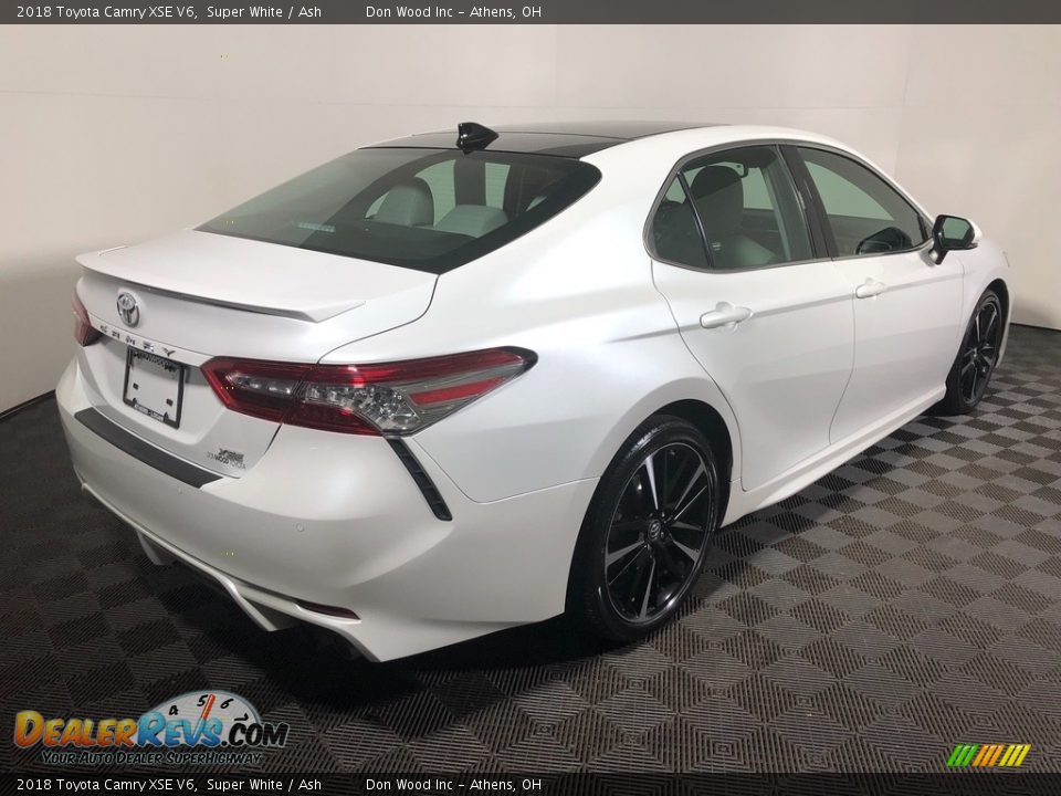 2018 Toyota Camry XSE V6 Super White / Ash Photo #7