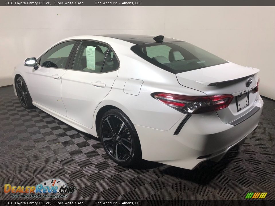 2018 Toyota Camry XSE V6 Super White / Ash Photo #8