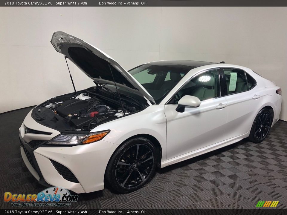 2018 Toyota Camry XSE V6 Super White / Ash Photo #10
