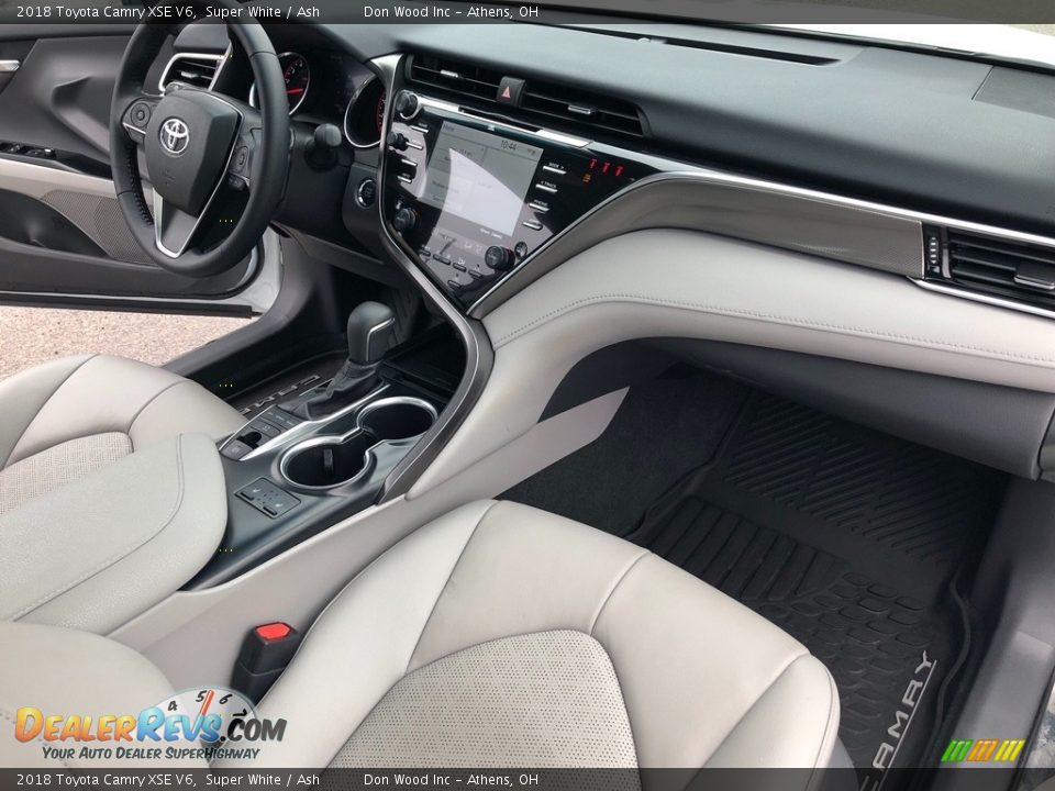 2018 Toyota Camry XSE V6 Super White / Ash Photo #14