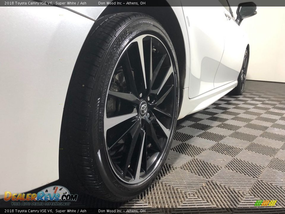 2018 Toyota Camry XSE V6 Super White / Ash Photo #17