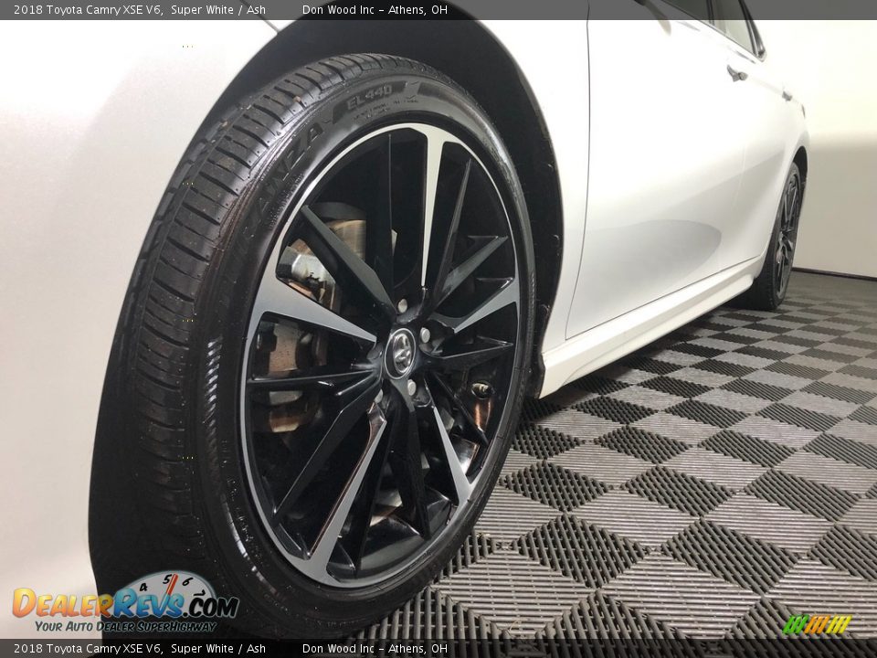 2018 Toyota Camry XSE V6 Super White / Ash Photo #18