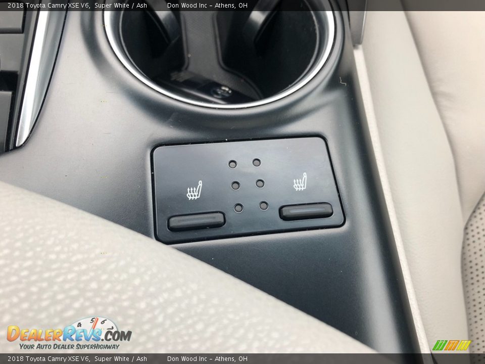 2018 Toyota Camry XSE V6 Super White / Ash Photo #26