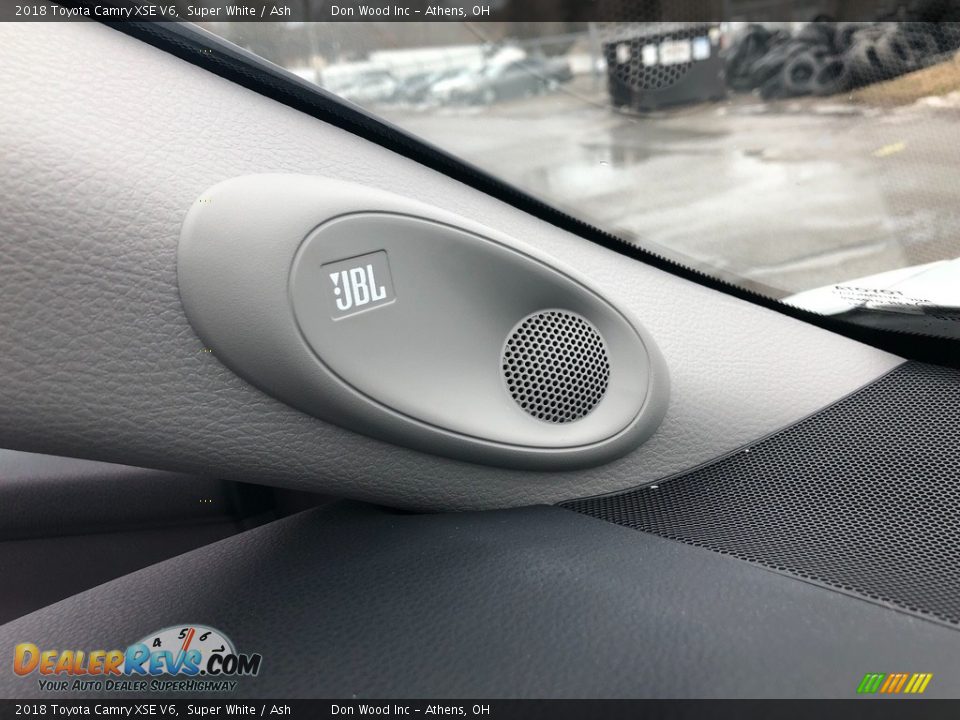 2018 Toyota Camry XSE V6 Super White / Ash Photo #33