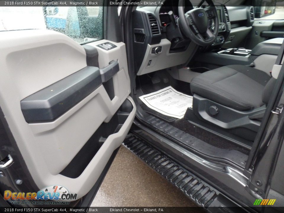 2018 Ford F150 STX SuperCab 4x4 Magnetic / Black Photo #15