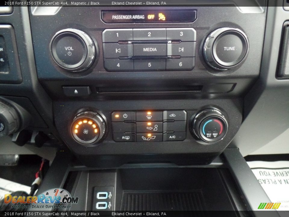 2018 Ford F150 STX SuperCab 4x4 Magnetic / Black Photo #30