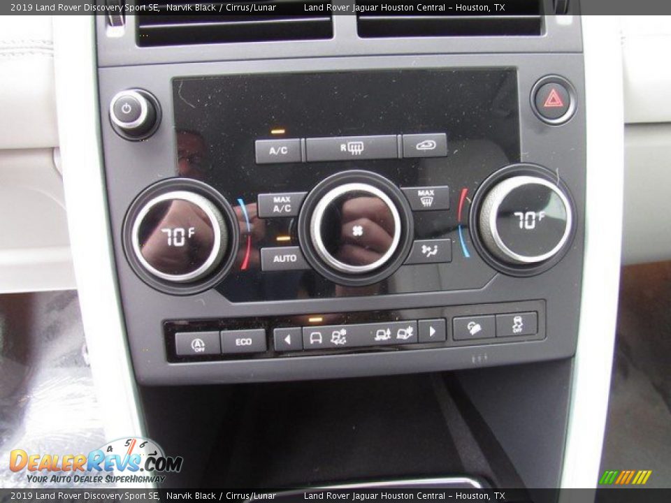 Controls of 2019 Land Rover Discovery Sport SE Photo #31