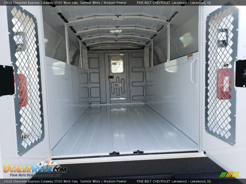 2019 Chevrolet Express Cutaway 3500 Work Van Summit White / Medium Pewter Photo #6