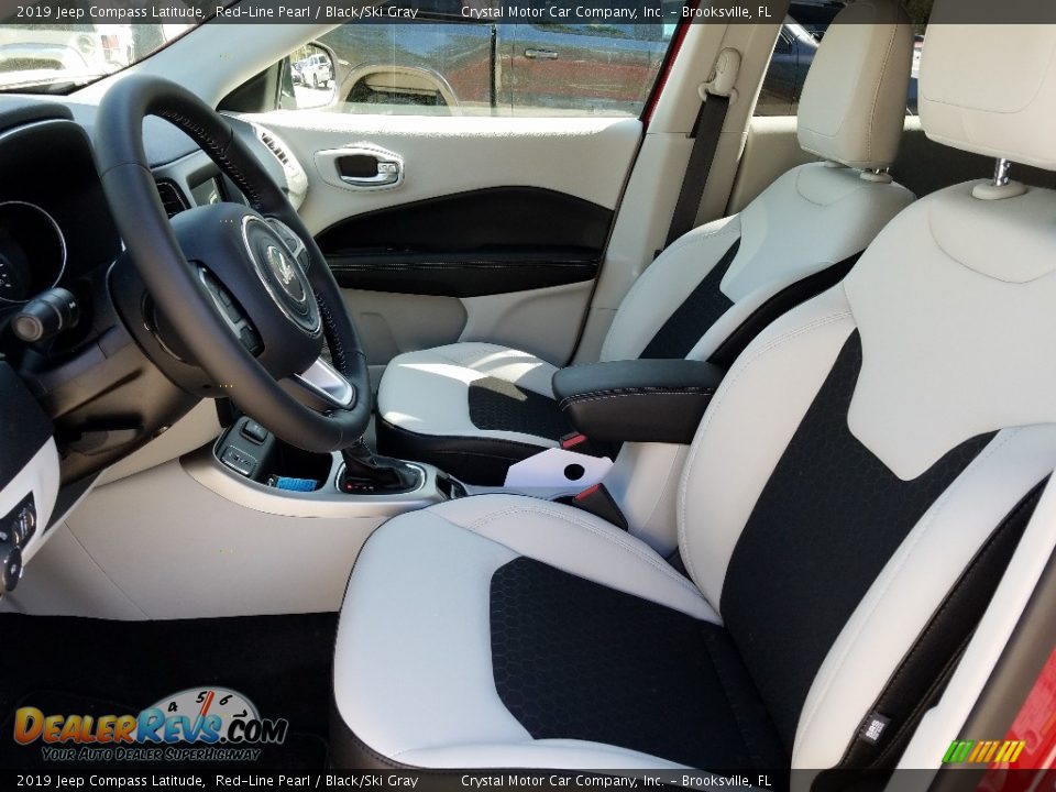 Front Seat of 2019 Jeep Compass Latitude Photo #9