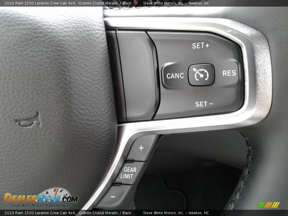 2019 Ram 1500 Laramie Crew Cab 4x4 Granite Crystal Metallic / Black Photo #19