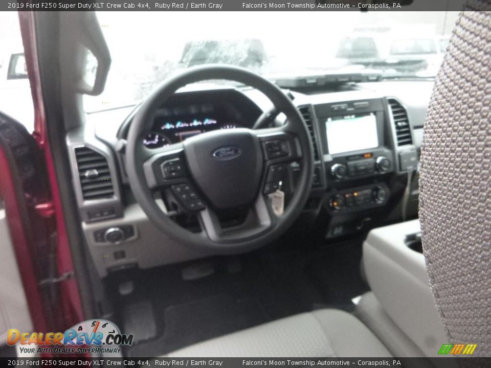 2019 Ford F250 Super Duty XLT Crew Cab 4x4 Ruby Red / Earth Gray Photo #9