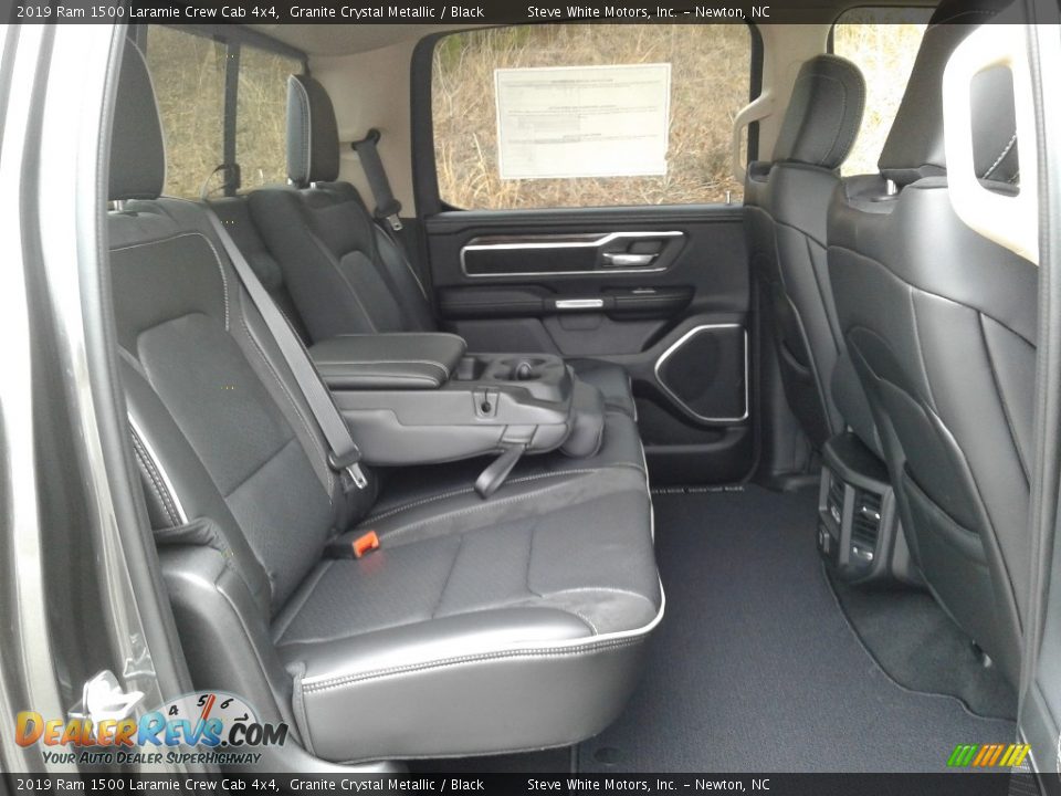 2019 Ram 1500 Laramie Crew Cab 4x4 Granite Crystal Metallic / Black Photo #15